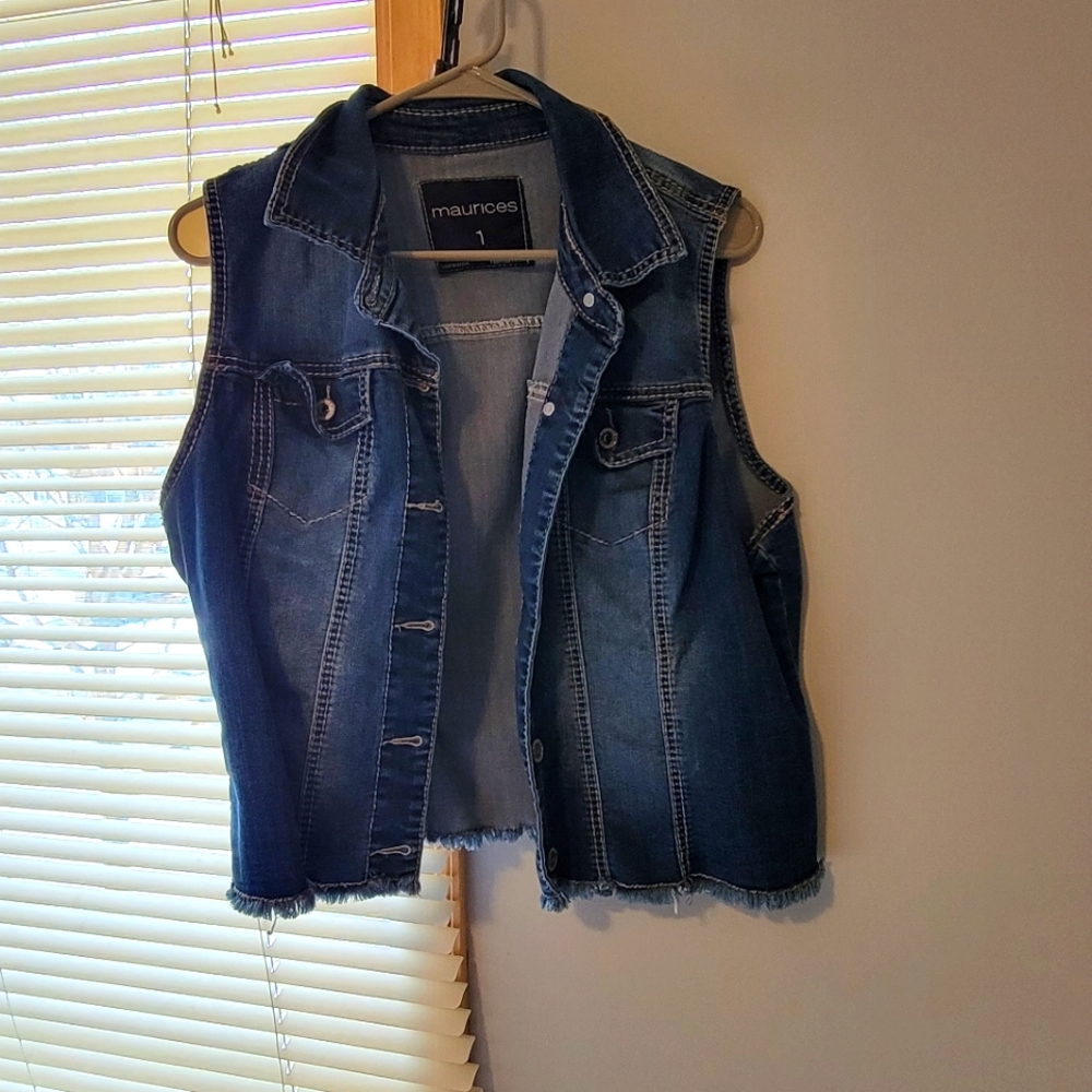Cropped Sleeveless Jean vest